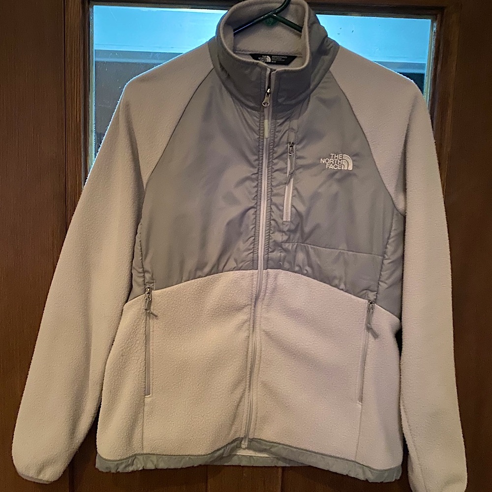 🔥SOLD🔥Women’s North Face Fleece Jacket